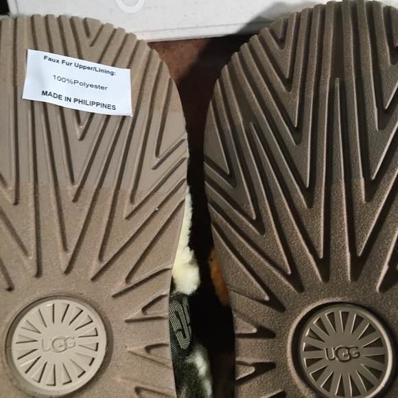 UGG NIB AUTHENTIC FLUFF IT CALI COLLAGE OLIVE UNISEX SLIPPERS - Picture 12 of 16